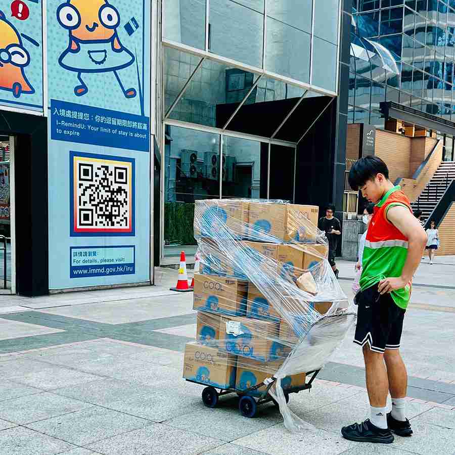網傳公務員夾錢訂水
